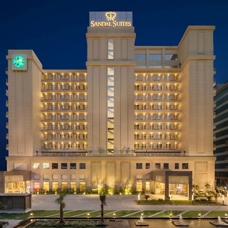Sandal Suites By Lemon Tree Hotels Noida Exteriör bild