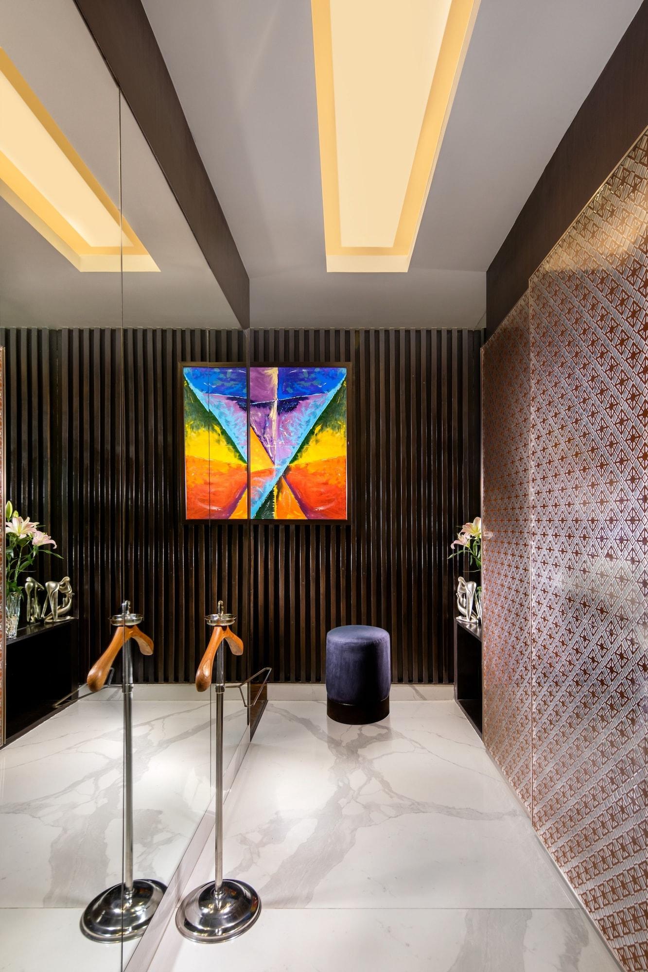 Sandal Suites By Lemon Tree Hotels Noida Exteriör bild