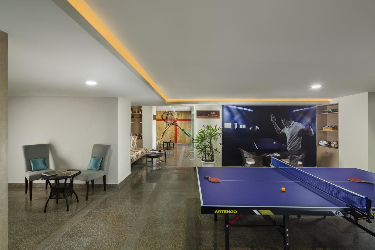 Sandal Suites By Lemon Tree Hotels Noida Exteriör bild